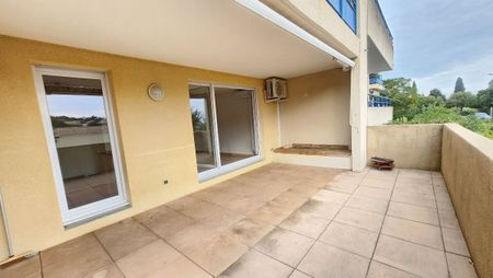 LACIOTAT LOCATION APPPARTEMENT Type 3 AVEC TERRASSE au calme - Photo 3