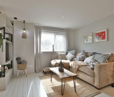 2 bedroom semi-detached house to rent - Photo 2