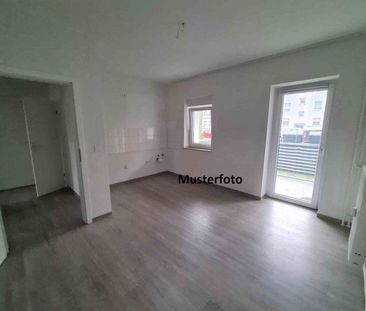 bezugsfertige 2-Zimmer-Wohnung mit Balkon in zentraler Lage - Foto 1