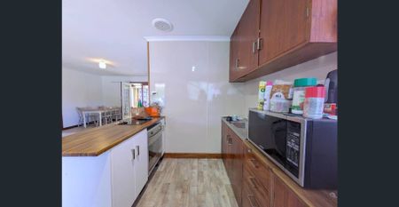 2x1 House in Warnbro with Workshop - Photo 3