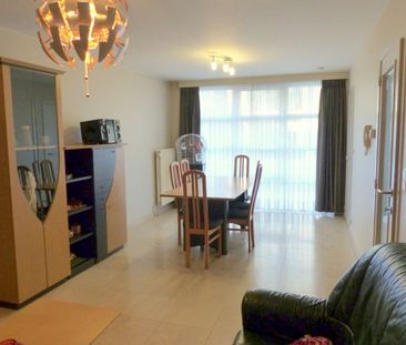 Gelijkvloers 2-slpk.-app. met terras in centrum Hasselt. - Photo 2