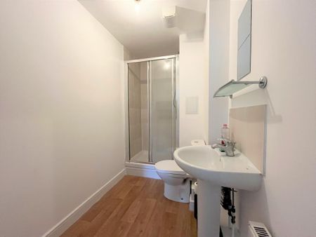 2 bedroom ground floor flat to rent - Photo 5