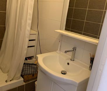 DEUX PIECES RDC SUR COUR 45 rue Jules Guesde - Photo 3