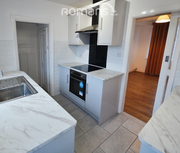 3 bedroom semi-detached house to rent - Photo 6