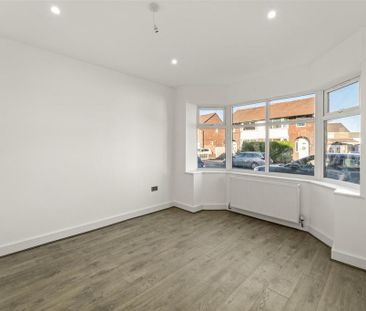 3 bedroom semi-detached house to rent - Photo 2