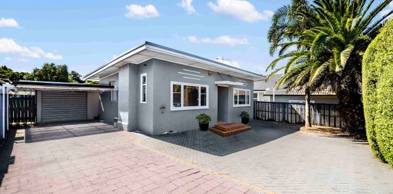 Charming Remuera Home with Garden & Park Outlook - Photo 2