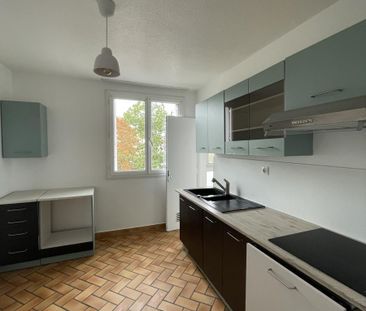 A LOUER REZE CHATEAU - Appt T4 - 72 m2 - 3ème étage - calme - Photo 6