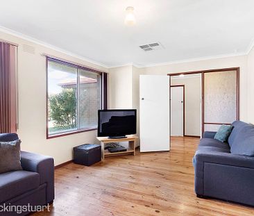 8 Brownlow Crescent, Epping. - Photo 3