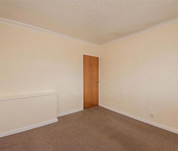 2 bedroom semi-detached bungalow to rent - Photo 3
