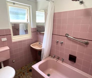 Spacious 2-Bedroom Unit In Heart Of Hurstville - Photo 3