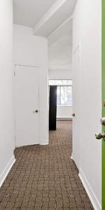 GHETTO MCGILL- STUDIO RENOVÉ & MEUBLÉ- EMPLACEMENT EXCEPTIONNEL - Photo 4
