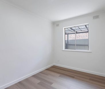 Sophisticated Living in Mile End - Photo 4