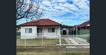 family home on large level land - Photo 5