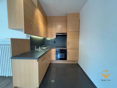 TE HUUR: Gerenoveerd appartement op Markt Zele - Foto 5