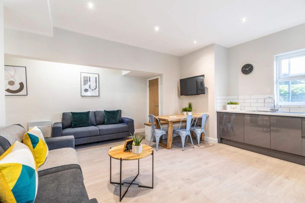 18a Blenheim Square, Leeds, LS2 9AR - Photo 1