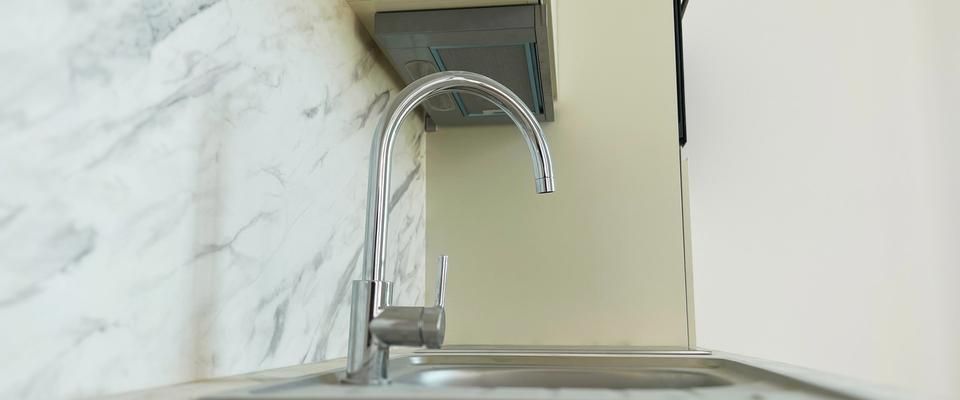 Wunderschönes Apartment im ruhigen Hinterhaus | Balkon | EBK | Altbau | Erstbezug nach Kernsanierung - Foto 1