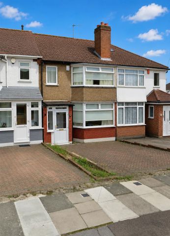 Tynemouth Drive, Enfield EN1, London - Photo 4