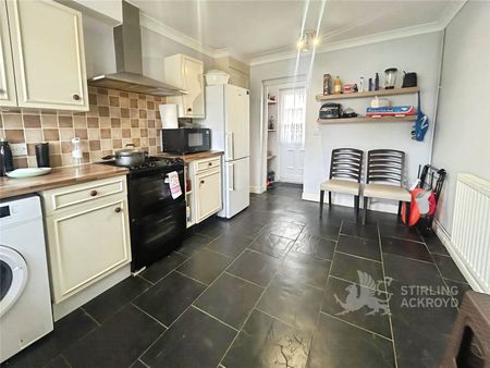 Sutton Road, Camberley, Surrey, GU15 4AH - Photo 2