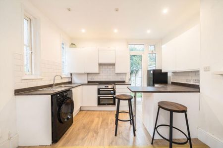 2 bedroom flat to rent - Photo 4