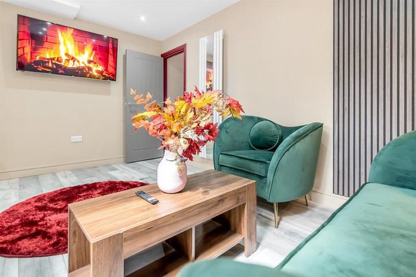 1 bedroom in a house share to rent - Photo 1