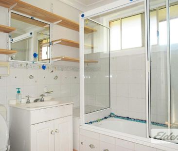 Spacious Two-Bedroom Townhouse Plus Study with Private Courtyard - Photo 5