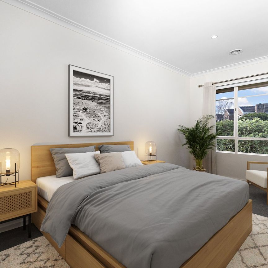 Renovated Three-Bedroom Townhouse with Double Garage & Private Courtyard - Photo 1