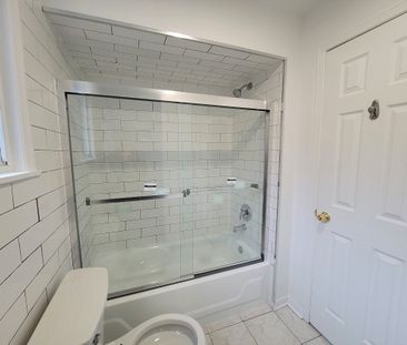 For Lease - 128 Dynevor Road, Toronto, Ontario - Photo 6