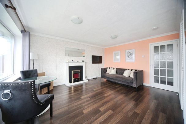2 Bed Maisonette, Porlock Drive, LU2 - Photo 1