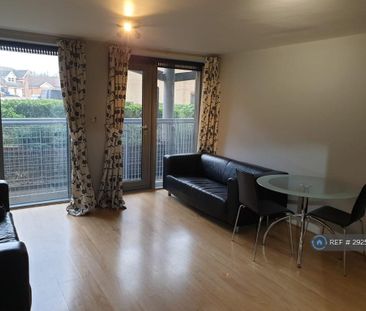 2 bedroom flat to rent - Photo 5