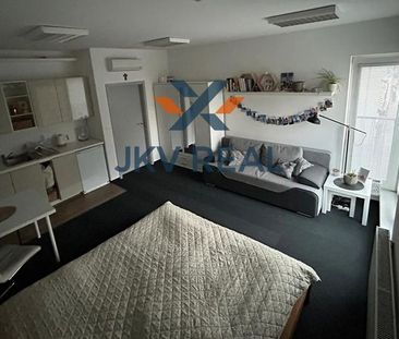 Štýlové bývanie v centre Žiliny– parkovanie, garsónka 29 m² - Photo 3