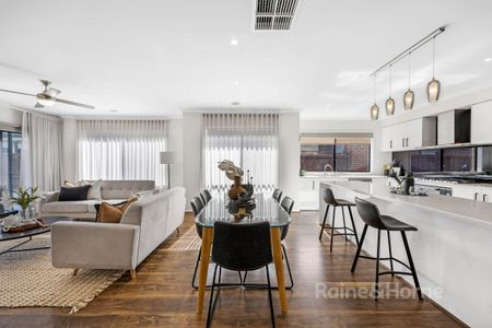 Stunning High Quality Family Home For Lease - Photo 3
