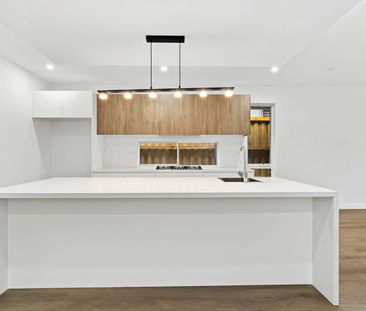 Stunning Four Bedroom Home - Photo 3