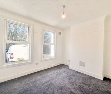 2 bed House Brickfield Cottages, SS4 - Photo 3