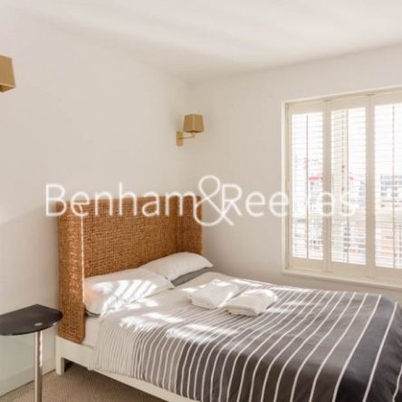 2 Bedroom flat to rent in John Harrison Way, North Greenwich, SE10 - Photo 1