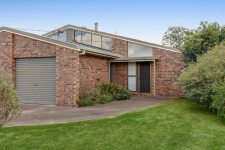 2/3 Rachel Street - Photo 2