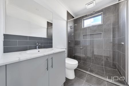 Well presented 3 bed 2 bath home - Photo 5