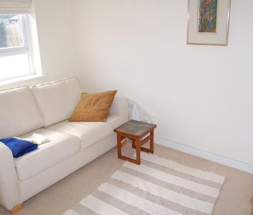 4 bedroom townhouse to rent - Photo 3