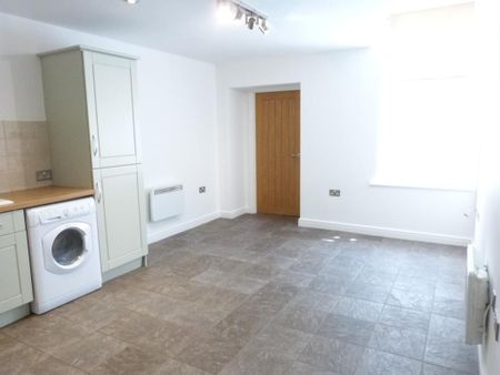 2 bedroom ground floor flat to rent - Photo 4