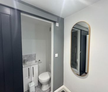 1 bedroom in a house share to rent - Photo 6