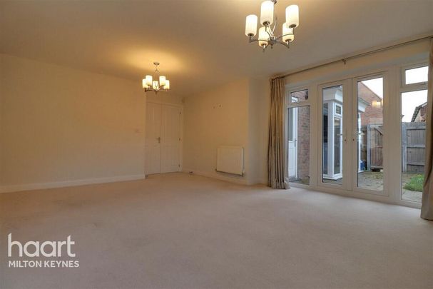 5 bedroom detached house to rent - Photo 1