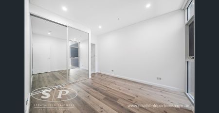 Luxury One Bedroom Apartment - Photo 5