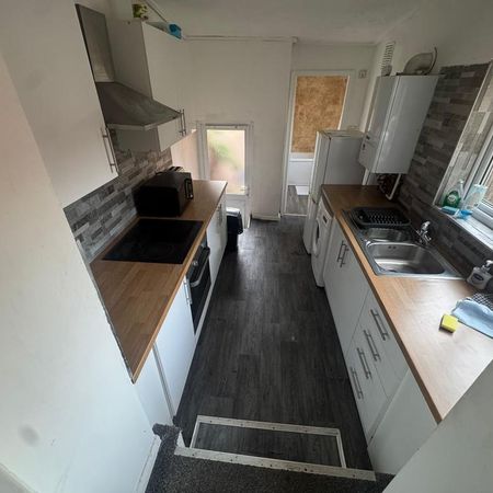 5 bedroom house to rent - Photo 3