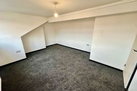 Darfield Crescent - Photo 3