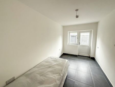 7 bedroom Detached house to rent - Photo 4