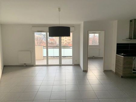 Appartement 3 pièces 70m2 MARSEILLE 10EME 992 euros - Photo 3