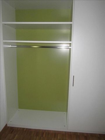 Ground floor apartment surrounded by greenery - Photo 3