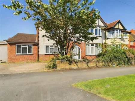 4 bedroom semi-detached house to rent - Photo 5