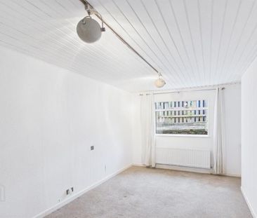 Apt 1 Pier House, 1 Seafront Road, Holywood, BT18 0BB - Photo 2