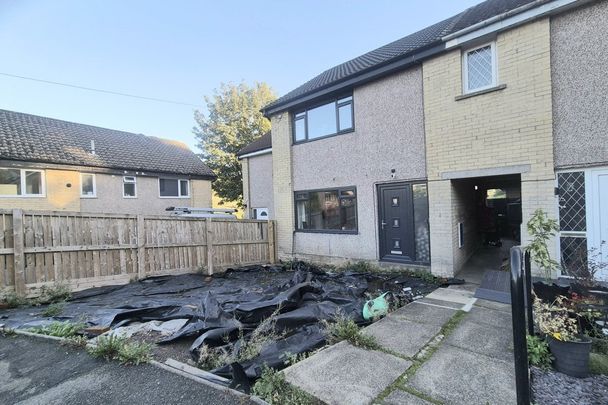 Railes Close - Photo 1