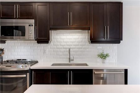 For Lease - 172 Westbank Trail, Hamilton, Ontario - Photo 3